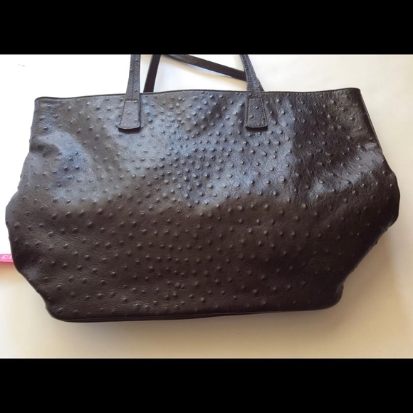 👗SALE Brown Ostrich style Leather, logo charm NWOT- only 2 bundle for 15 % off - Picture 8 of 13